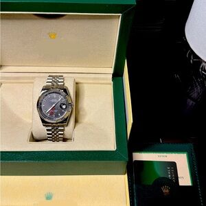41mm luxury watch and automatic with box and papers